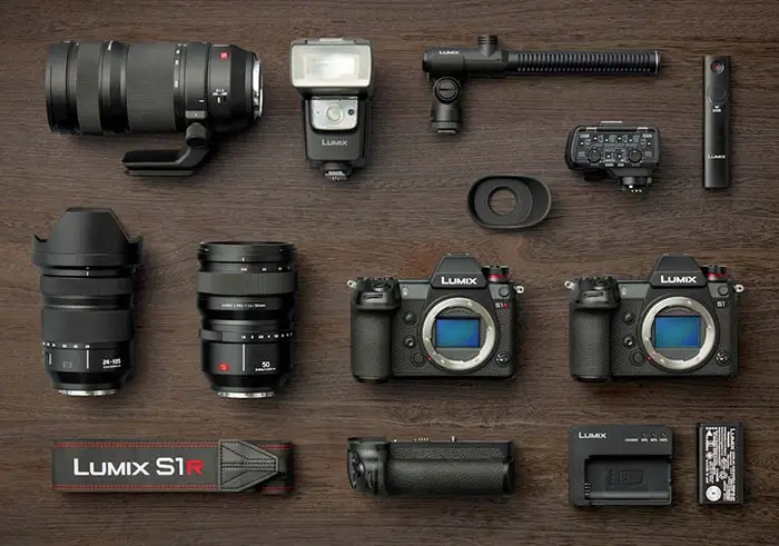 Panasonic Lumx S - full frame mirrorless camera - system7